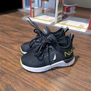 Nautica sneakers 5c